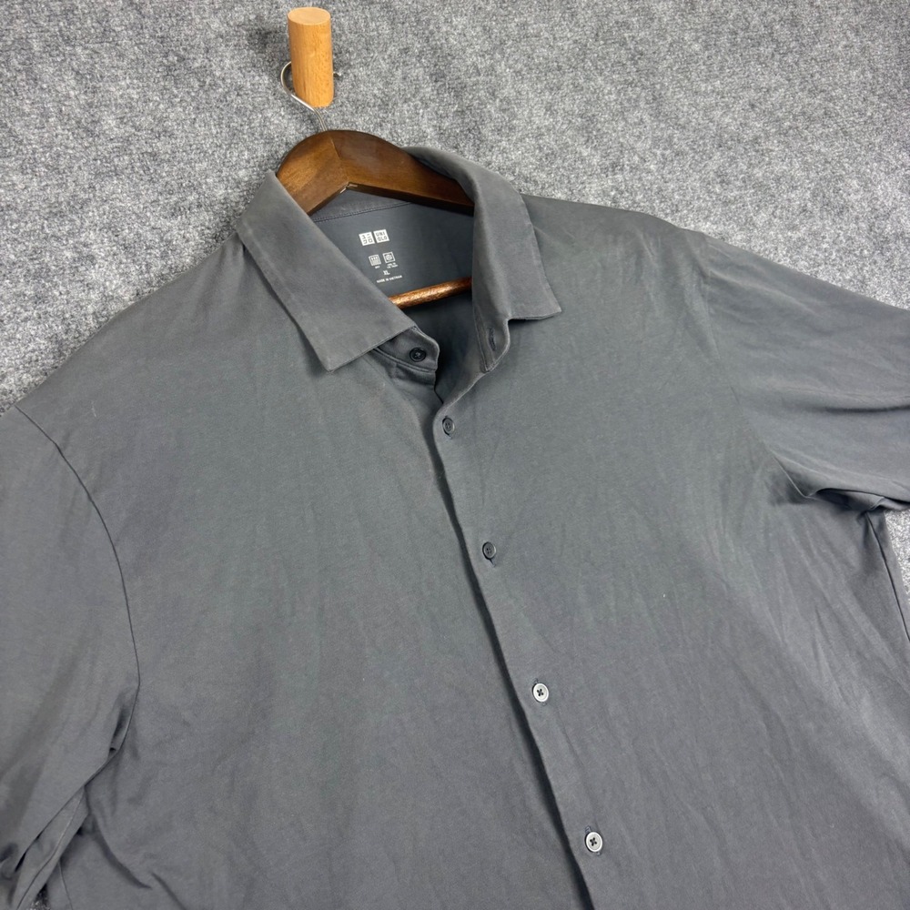 Uniqlo AIRism Mens XL Short Sleeve Button Down Shirt Dark Grey 341-457834
